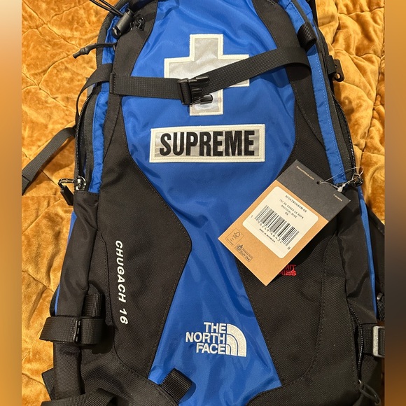 2022 NEW
Supreme x The North Face Summit Series Rescue Chugach 16 Backpack Blue - Picture 11 of 12